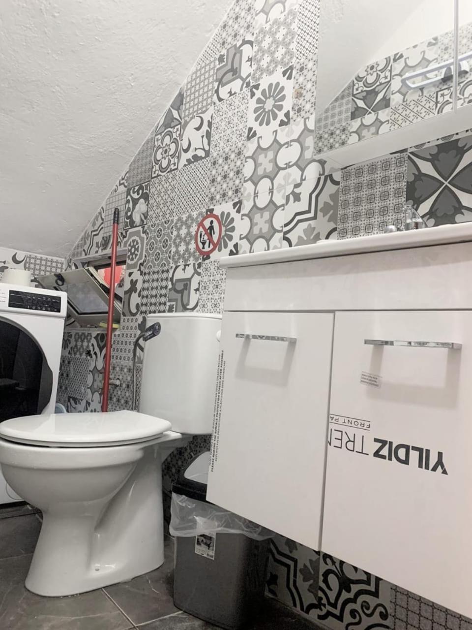 Essenza * Tirana